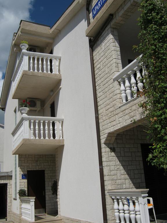 Apartments Nestor ตรีบูนย์ ภายนอก รูปภาพ