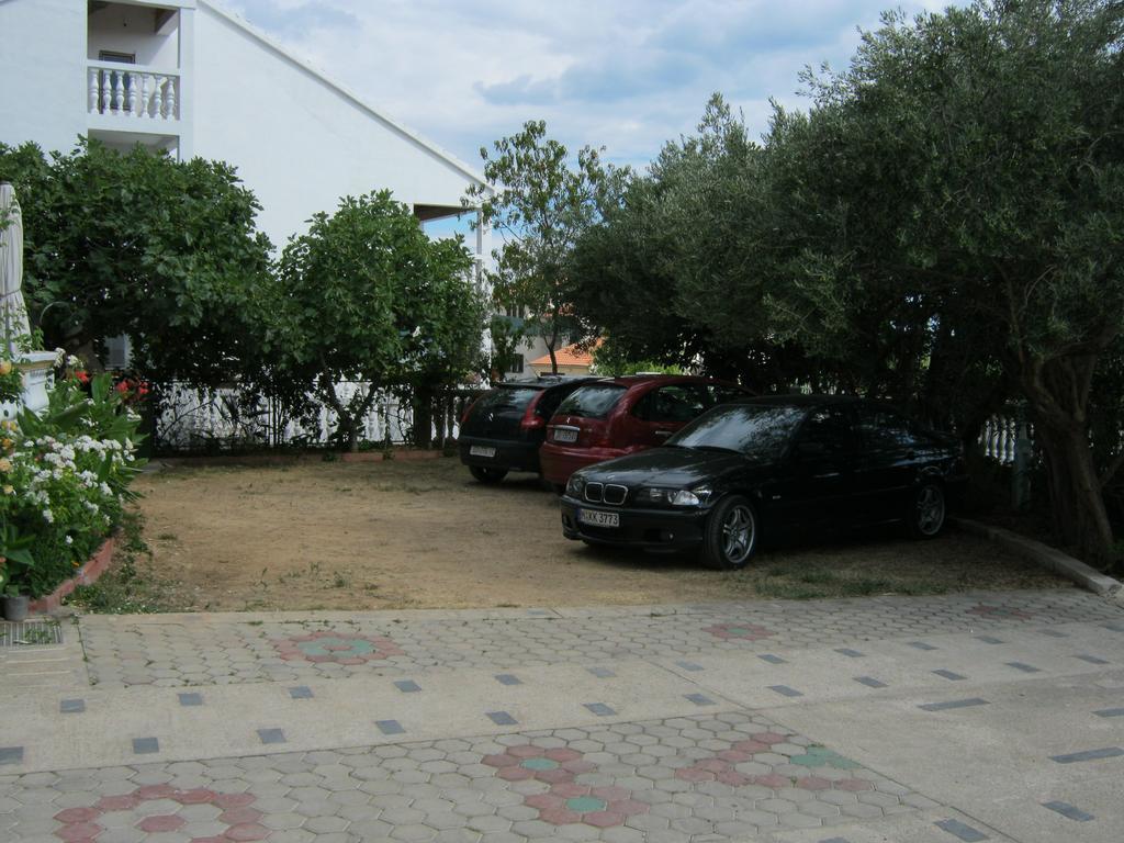 Apartments Nestor ตรีบูนย์ ภายนอก รูปภาพ