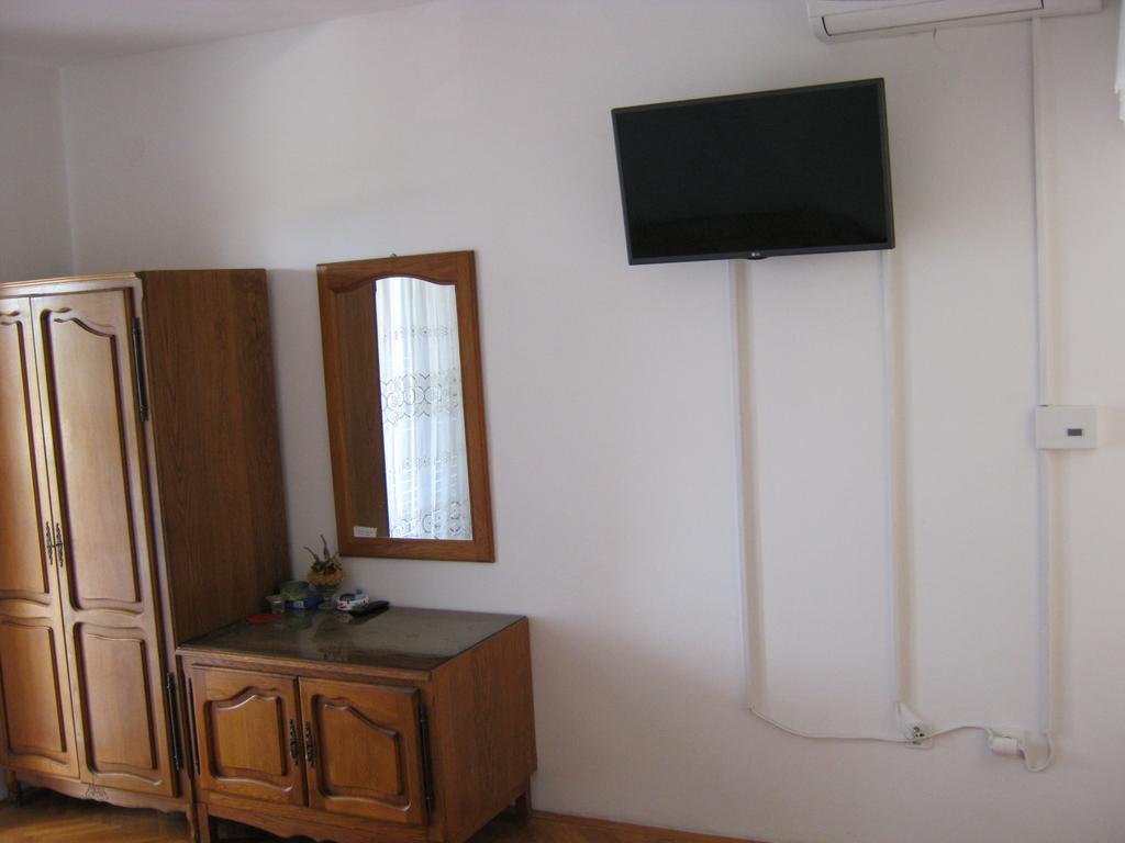 Apartments Nestor ตรีบูนย์ ภายนอก รูปภาพ