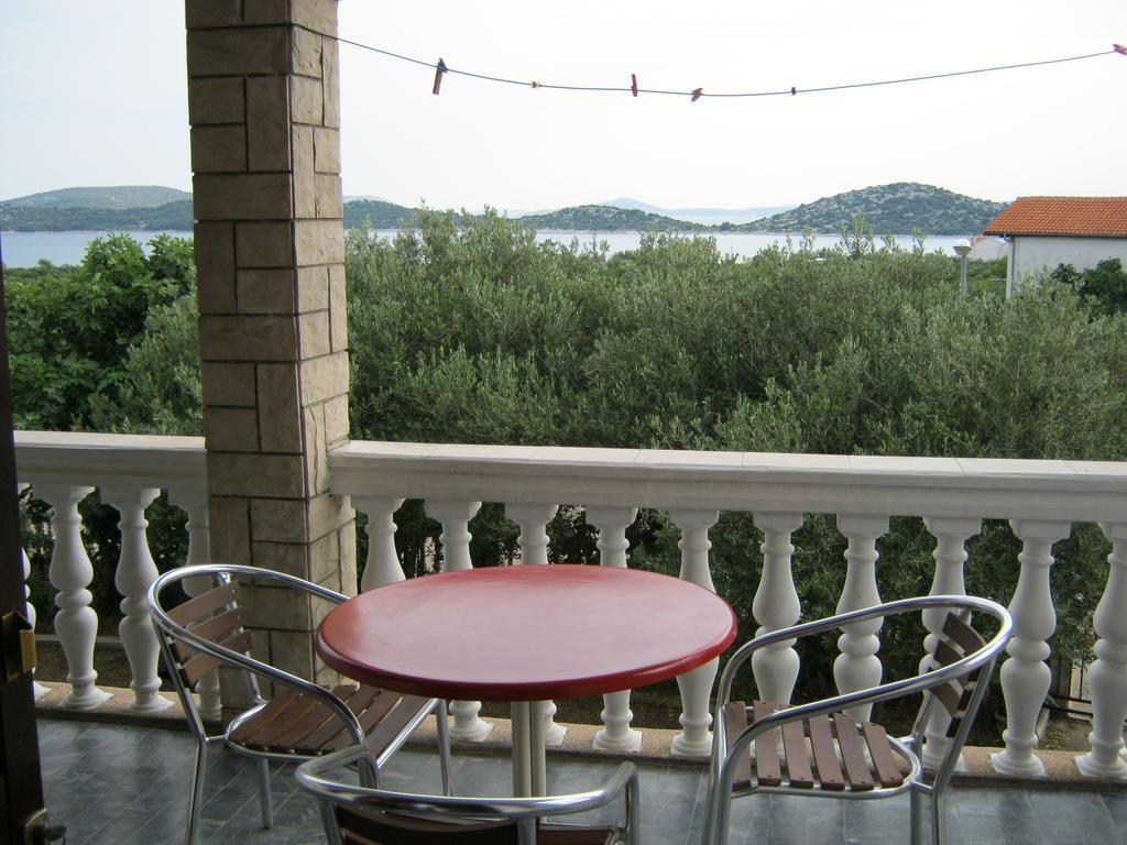 Apartments Nestor ตรีบูนย์ ภายนอก รูปภาพ