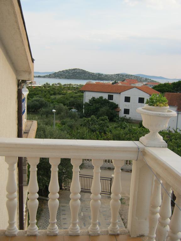 Apartments Nestor ตรีบูนย์ ภายนอก รูปภาพ